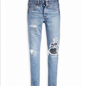 SOLD ⭐️LEVIS 501 SKINNY JEANS